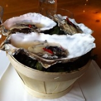 Gestoomde oesters bij Harbour Club Rotterdam • <a style="font-size:0.8em;" href="http://www.flickr.com/photos/88422686@N06/12177791634/" target="_blank">View on Flickr</a>