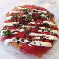 Pizza Tonijn bij Les Copains Delft Pizza Tonijn bij Les Copains Delft • <a style="font-size:0.8em;" href="http://www.flickr.com/photos/88422686@N06/9373652589/" target="_blank">View on Flickr</a>