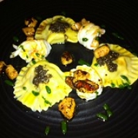 Briljante ravioli met gebakken scampi Briljante ravioli met gebakken scampi's en eendelever • <a style="font-size:0.8em;" href="http://www.flickr.com/photos/88422686@N06/8376115720/" target="_blank">View on Flickr</a>