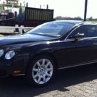 Bentley bij de pont Bentley bij de pont • <a style="font-size:0.8em;" href="http://www.flickr.com/photos/88422686@N06/8667229763/" target="_blank">View on Flickr</a>